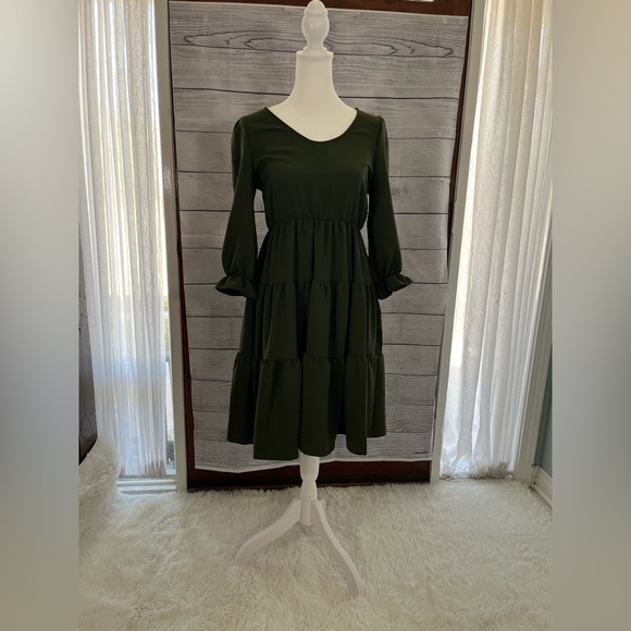 Reb in J 220 Dress - Green Size Small - Picture 3 of 7